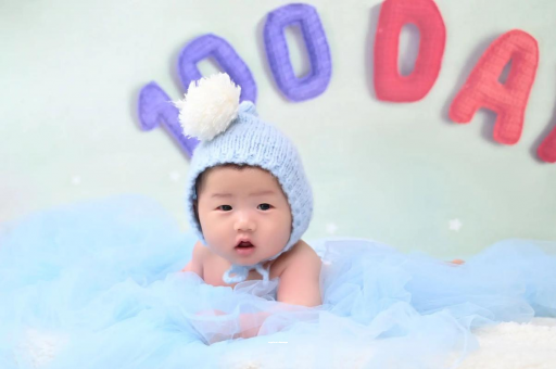 仙桃四个月宝宝会翻身 仙桃四个月宝宝会翻身